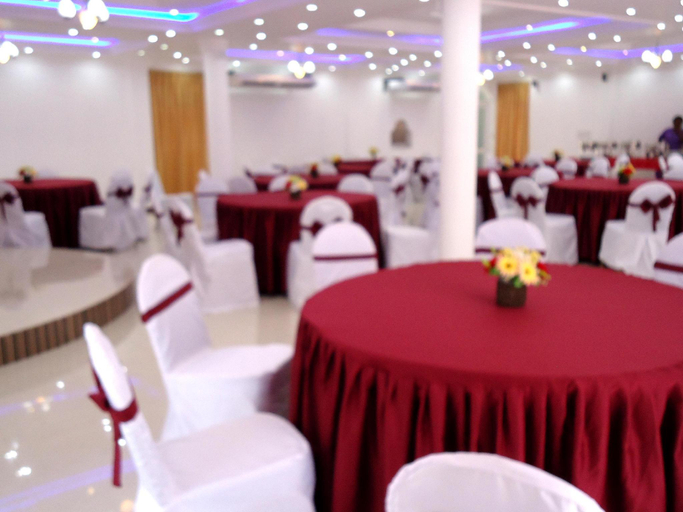 Food & Drinks 4, Hotel Glee, Trincomalee Town and Gravets