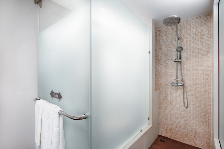 Bathroom 4, Prima Hotel Pattaya, Pattaya