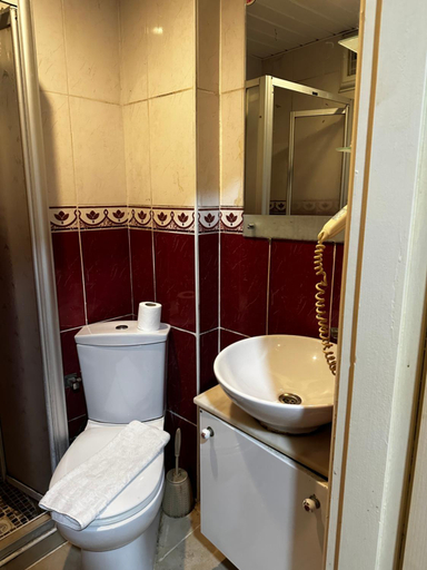 Bathroom 3, Divas Silver, Fatih