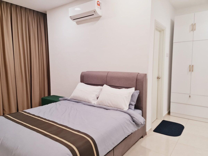 Bedroom 3, New! Happiness Villa Melaka up to 28pax @HMemories, Malacca City