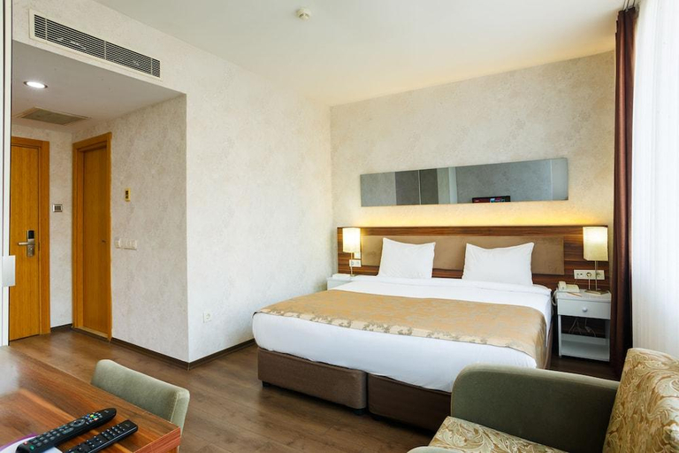 Bedroom 2, P. Galata Boutique Hotel, Beyoğlu