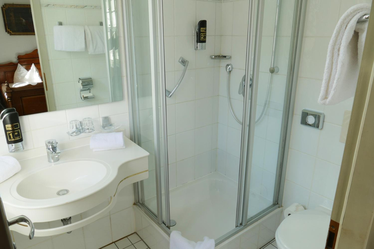 Bathroom 2, Hotel zum schwarzen Ross und Gutmann Zur Post, Roth