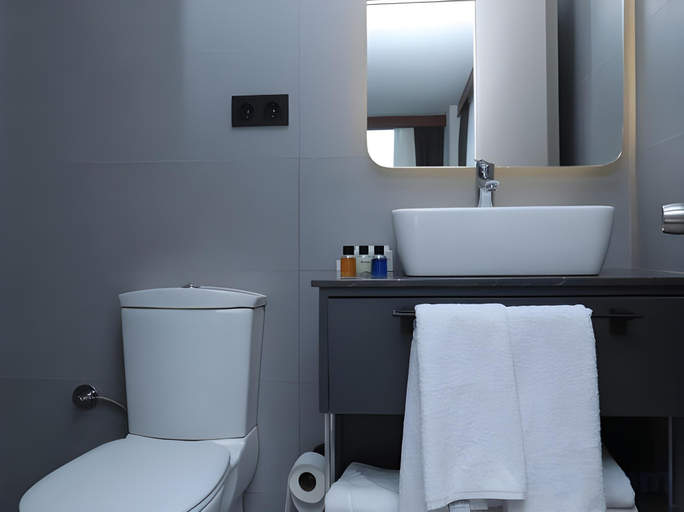 Bathroom 5, Destiny Marine Hotel, Pendik