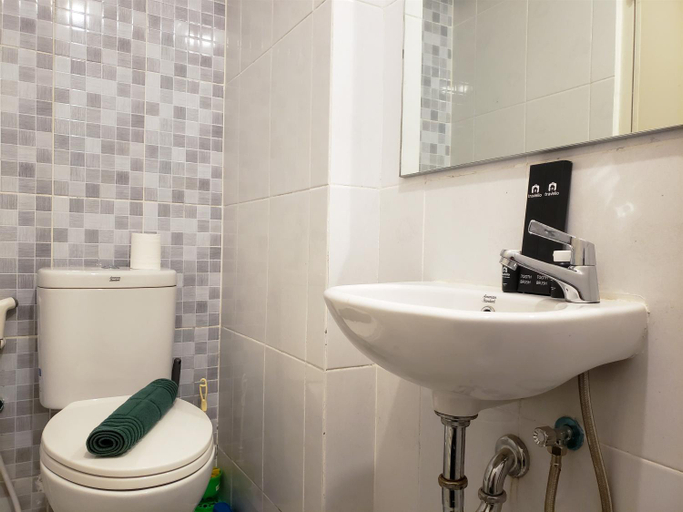 Bathroom, Tranquil Studio Tokyo Riverside PIK 2 By Travelio, Tangerang