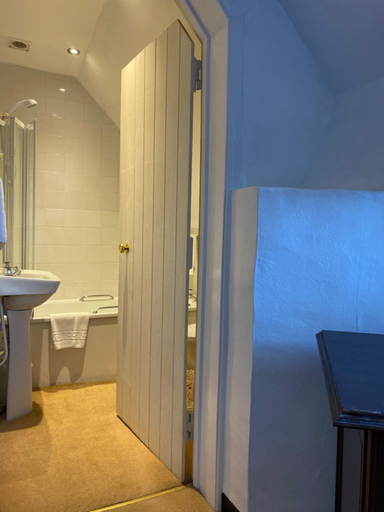 Bathroom 3, The Talbot at Knightwick, Worcestershire