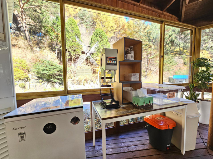 Food & Drinks 5, Galaxy-X Hotel-type Caravan Glamping & Pension, Pyeongchang