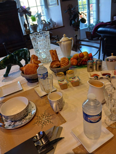 Food & Drinks 5, chambre d'hotes avec petit dejeuner compris a Megrit, Côtes-d'Armor