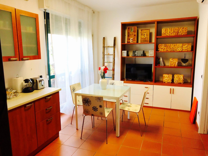Others 3, Camere Delle Rose, Milano