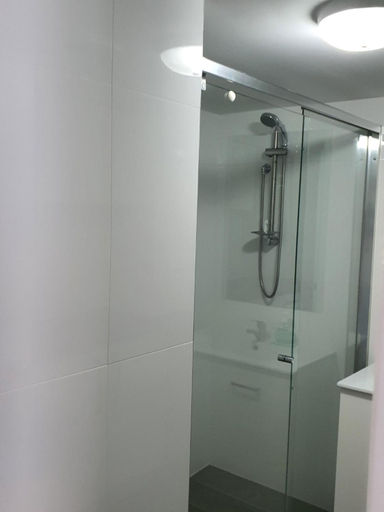 Bathroom 2, Bayview Bay Apartments, Gold Coast
