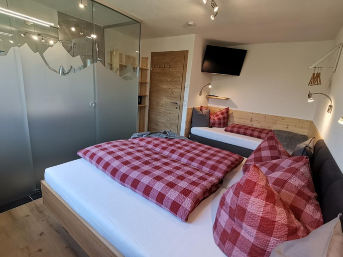 Bedroom 2, AlpenApartment Zillertal, Schwaz