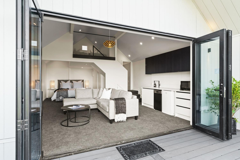 Others 3, The Ridge, Kaipara