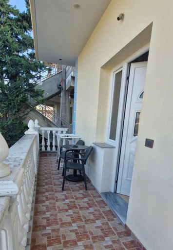 Others 5, Vila Olti, Vlorës