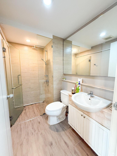 Bathroom 4, The Patio top floor by BHB Bangsaen, Muang Chon Buri