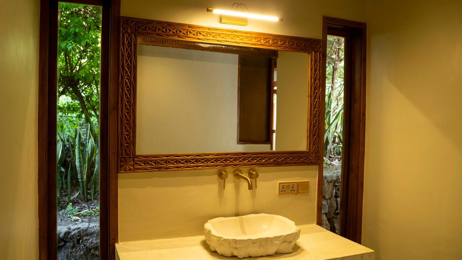 Bathroom 3, Mateves Boutique Lodge, Arusha