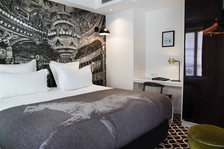 Bedroom 2, HOTEL LE PRADEY, Paris