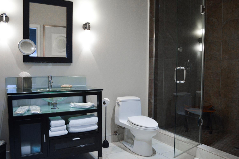 Bathroom 4, Sterling Inn & Spa, Niagara