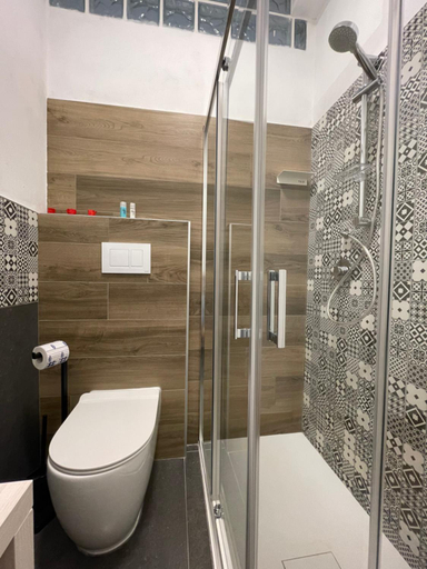 Bathroom 3, Tra te e il Mare, Sassari