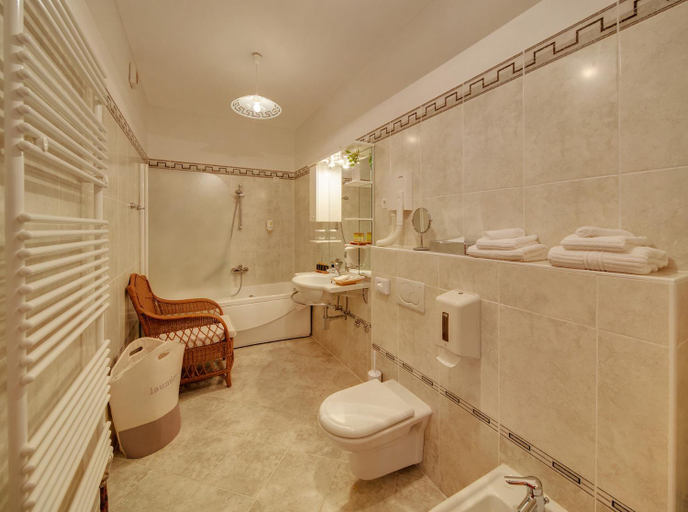 Bathroom 2, Orchidea by Villa Vulin, Pula
