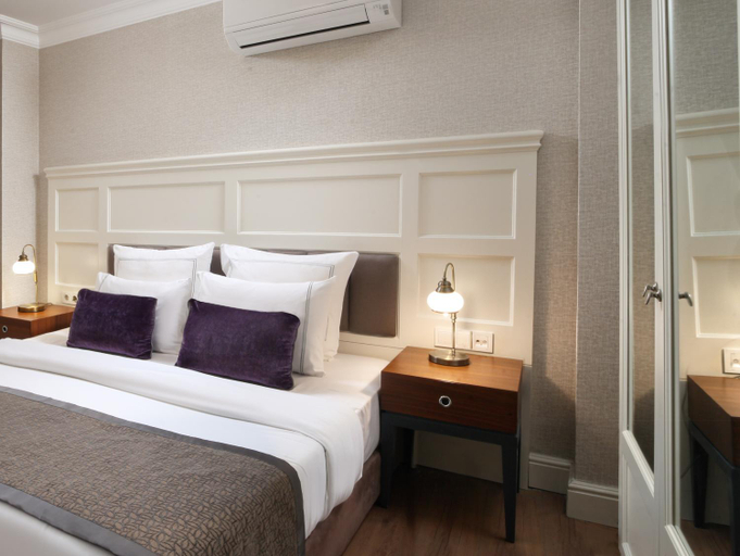Bedroom 2, Meroddi Galata Flats, Beyoğlu