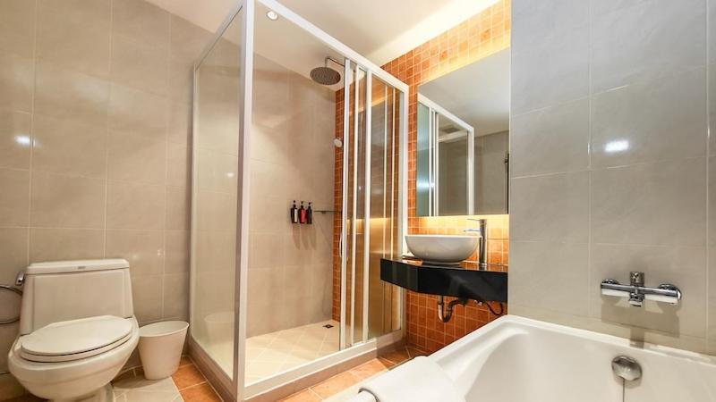 Bathroom 4, Prima Hotel Pattaya, Pattaya