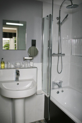 Bathroom 3, TOWNHOUSE ROOMS, Cornwall