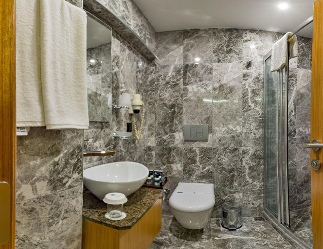 Bathroom 4, BERGAMA HOTEL, Fatih