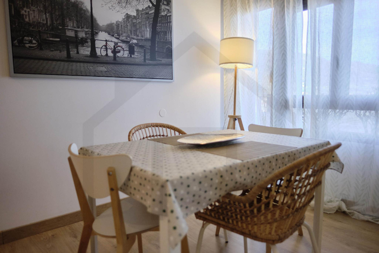 Others 4, Campoamor Centro - Coqueto apartamento con WiFi, Asturias