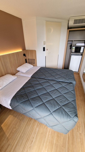 Bedroom 3, PREMIERE CLASSE SAINTES, Charente-Maritime