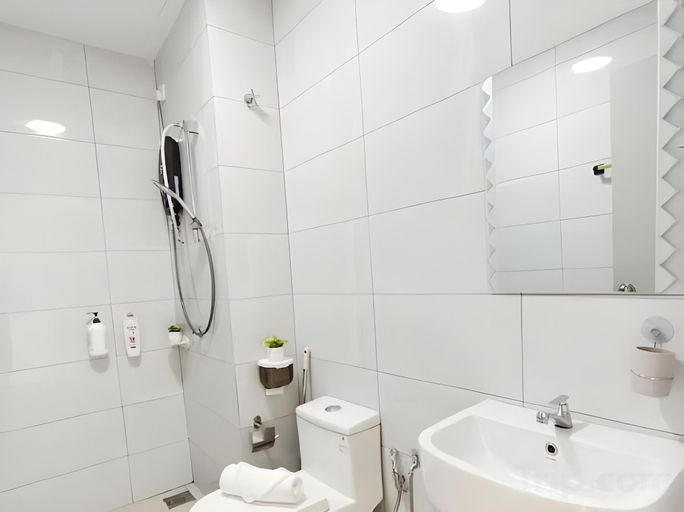 Bathroom 4, Amber Cove Impression City Melaka by Dawn Stay Free Netflix, Malacca City