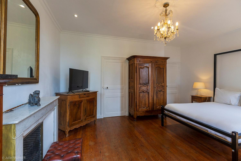 Bedroom 3, Suite Petite -Nice - SPA-JACUZZI - MASSAGE- SAUNA - 4 SAISONS - Piscine Chauffee Toute l'annee - POO, Drôme
