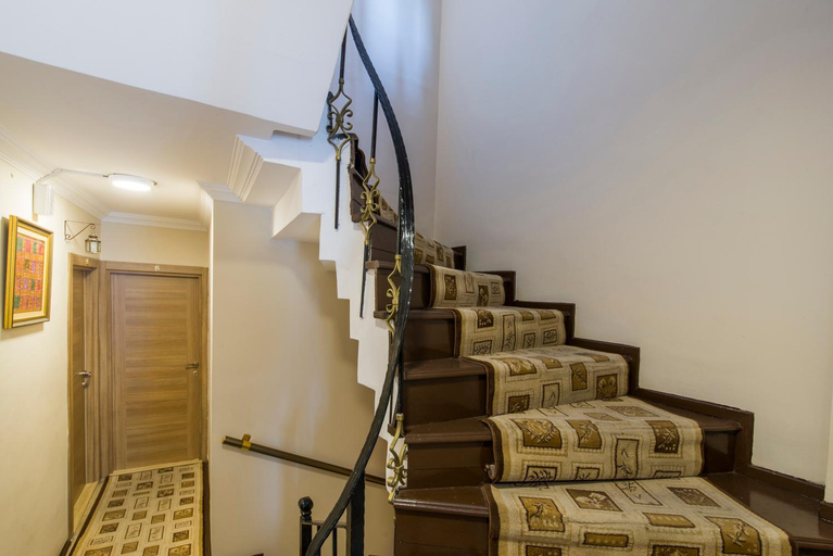 Public Area 2, Hotel Naz Wooden House Inn, Fatih