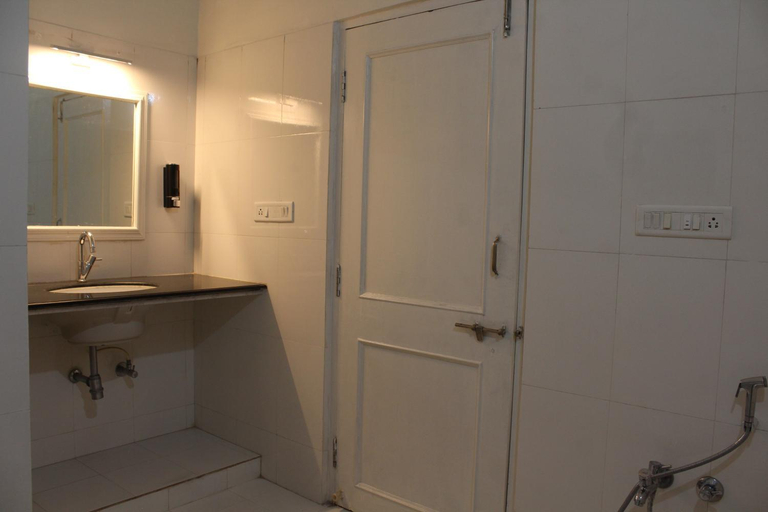 Bathroom 3, Terrace Suite in Champa Villa, Gandhinagar