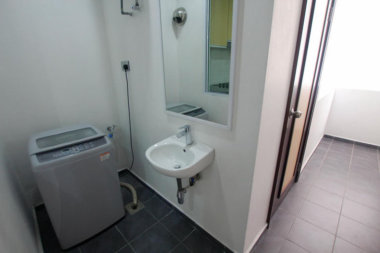 Bathroom 3, Imperial Suites Miri, Miri