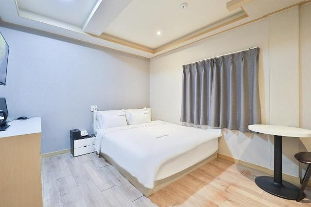 Bedroom, Busan Munhyeon-dong Cloud Nine, Nam