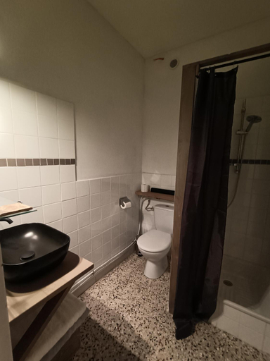 Bathroom 2, Les Bois de Malaguet - gite d'etape et de sejour, Haute-Loire