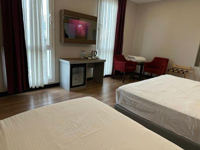 Bedroom 3, Niconya Port Suite & Hotel, Bakırköy
