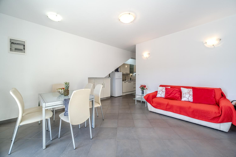 Others 2, Moenia Apartments, Milna