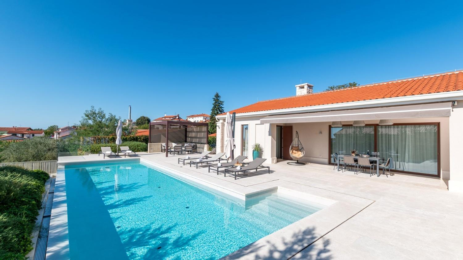 Others 5, Villa Efa, Višnjan