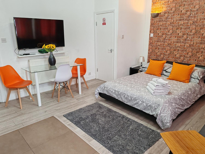 Others 3, Kilburn High Road Studio apartments, London
