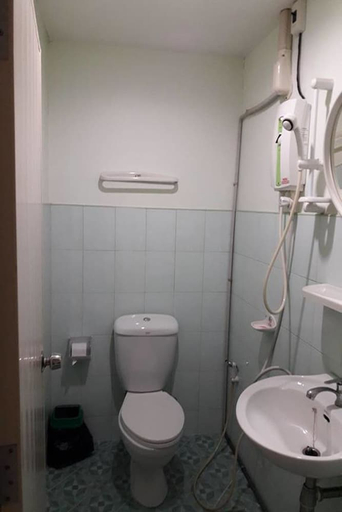Bathroom 3, Chomhaad Guesthouse, Hua Hin