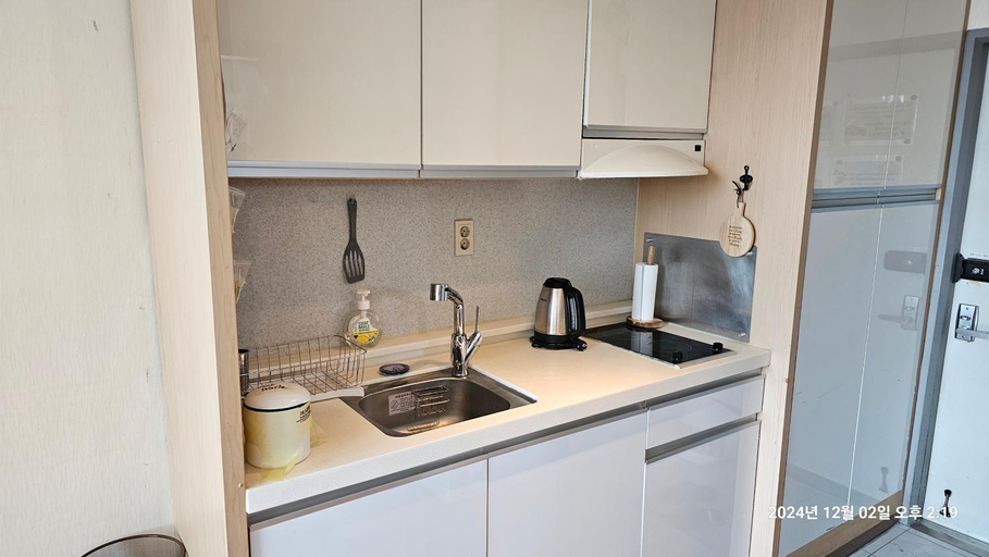 Others 5, Hongdae Residence-2 1min from Hongik Uni St Exit 1, Mapo
