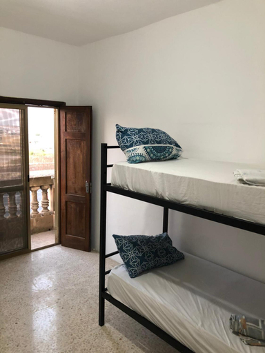 Bedroom 2, Oleander Butts Inn