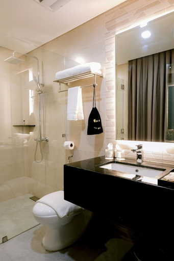 Bathroom 3, Goldberry Suites and Hotel Cebu, Cebu City