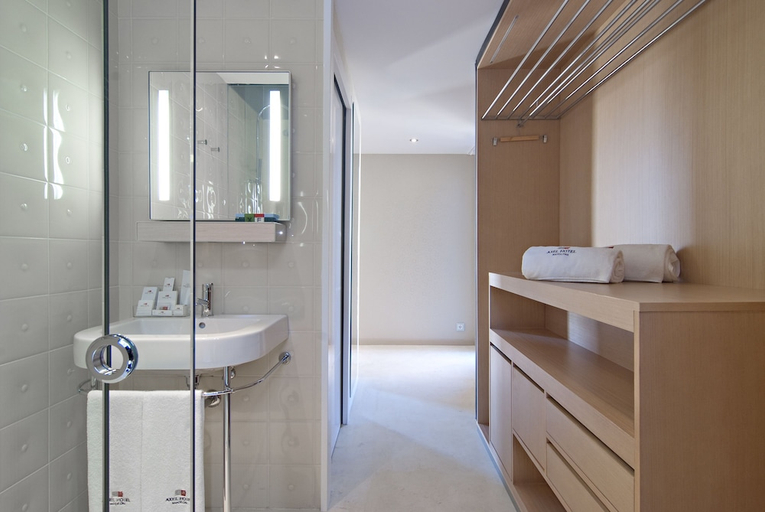 Bathroom 4, Axel Hotel Barcelona - Adults Only, Barcelona