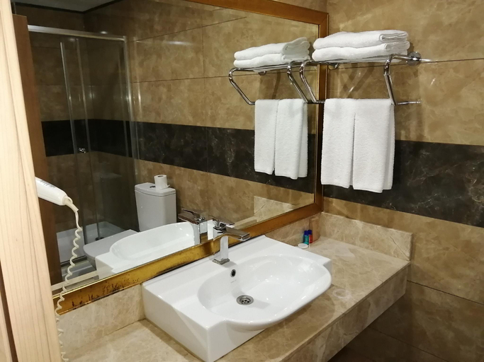 Bathroom 4, Nice Royal Otel, Maltepe