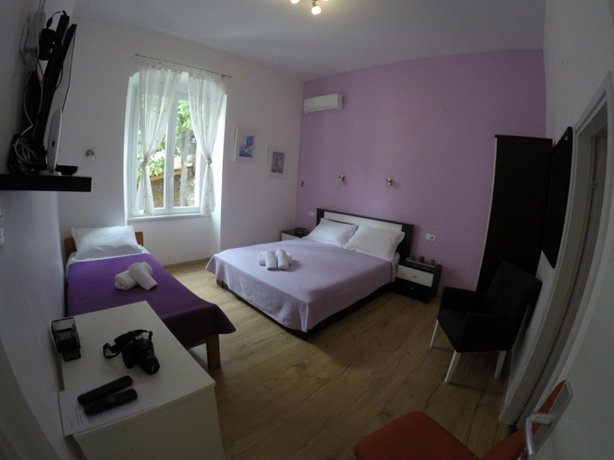 Others 3, Rooms Gero, Zadar