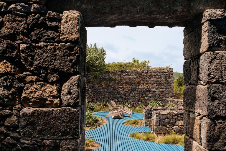 Others 5, The Blue House Azores