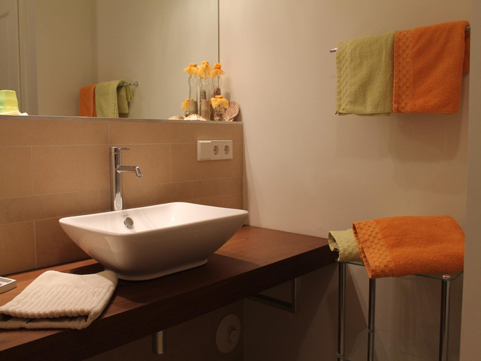 Bathroom, Charmante Ferienwohnung in Wismar am Hafen, Nordwestmecklenburg