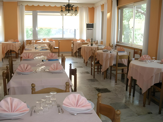 Food & Drinks 5, B&B Hotel Celle Ligure, Savona