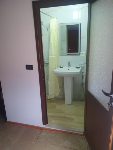 Others 5, Villa Palma Center, Beratit